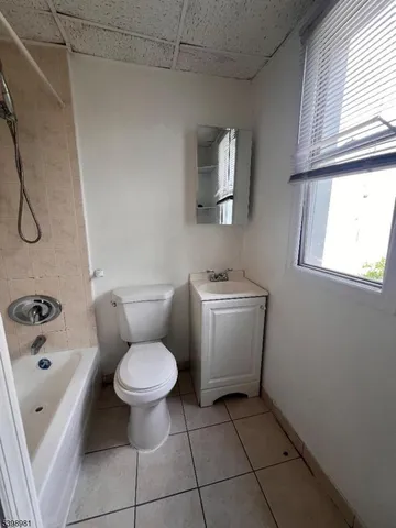 $1,700 | 204 Erie Street, Elizabeth Port, NJ 07206