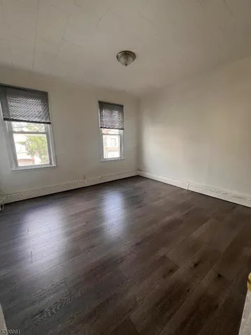 $1,700 | 204 Erie Street, Elizabeth Port, NJ 07206