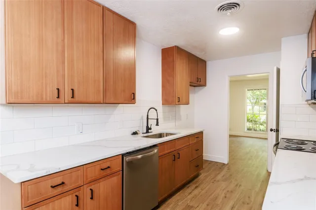 $2,300 | 4640 Fieldwood Lane, Beaumont, TX 77706