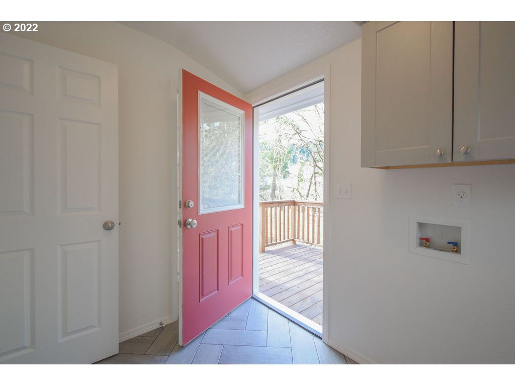 37536 Row River Road Dorena, OR 97434 - Photo 15 of 31 Gallery Image 15