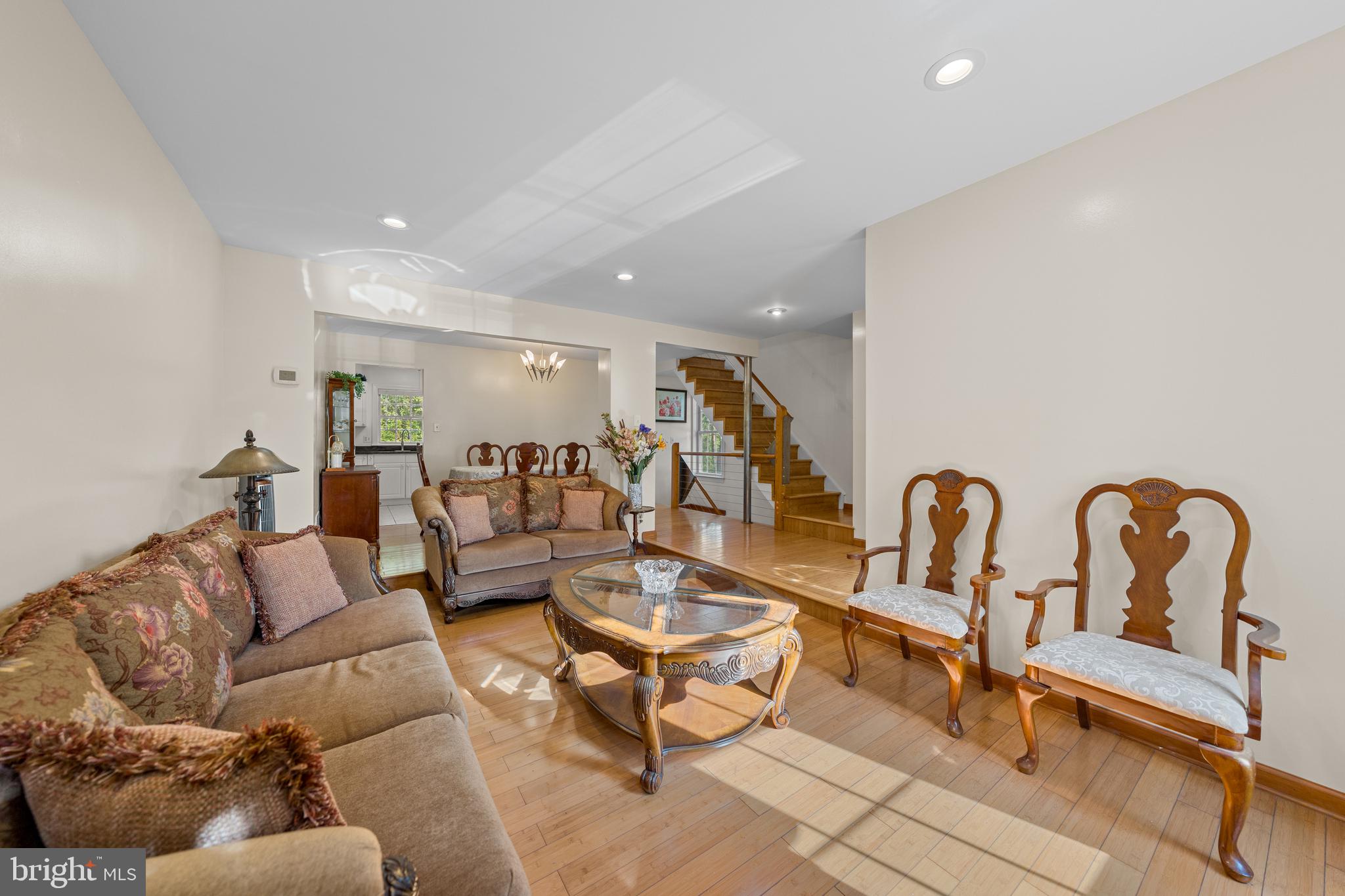 2829 Grovemore Lane Vienna, VA 22180 - Photo 27 of 42 Spacious living area with natural light.