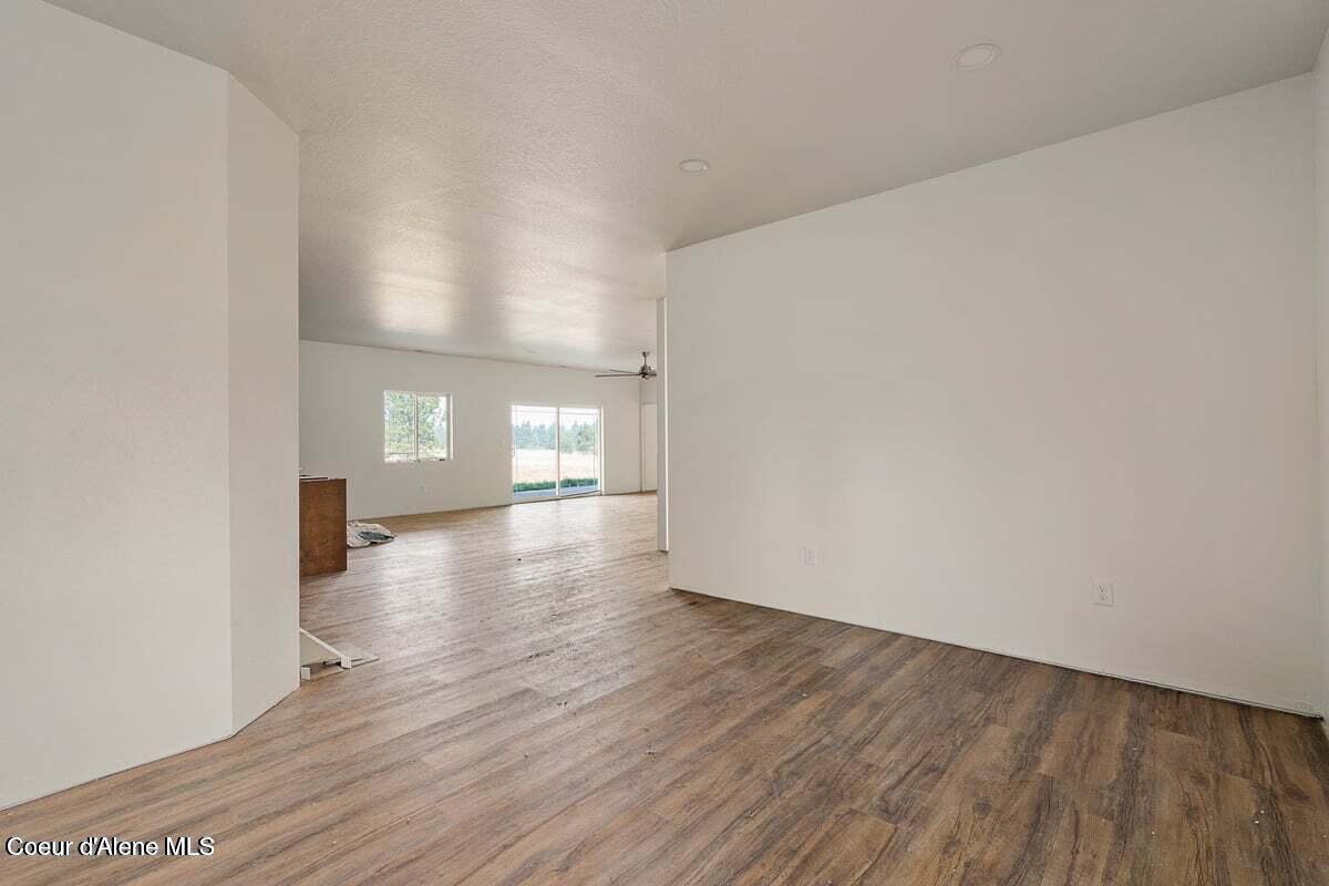 30763 Sienna Loop Athol, ID 83801 - Photo 8 of 46 8