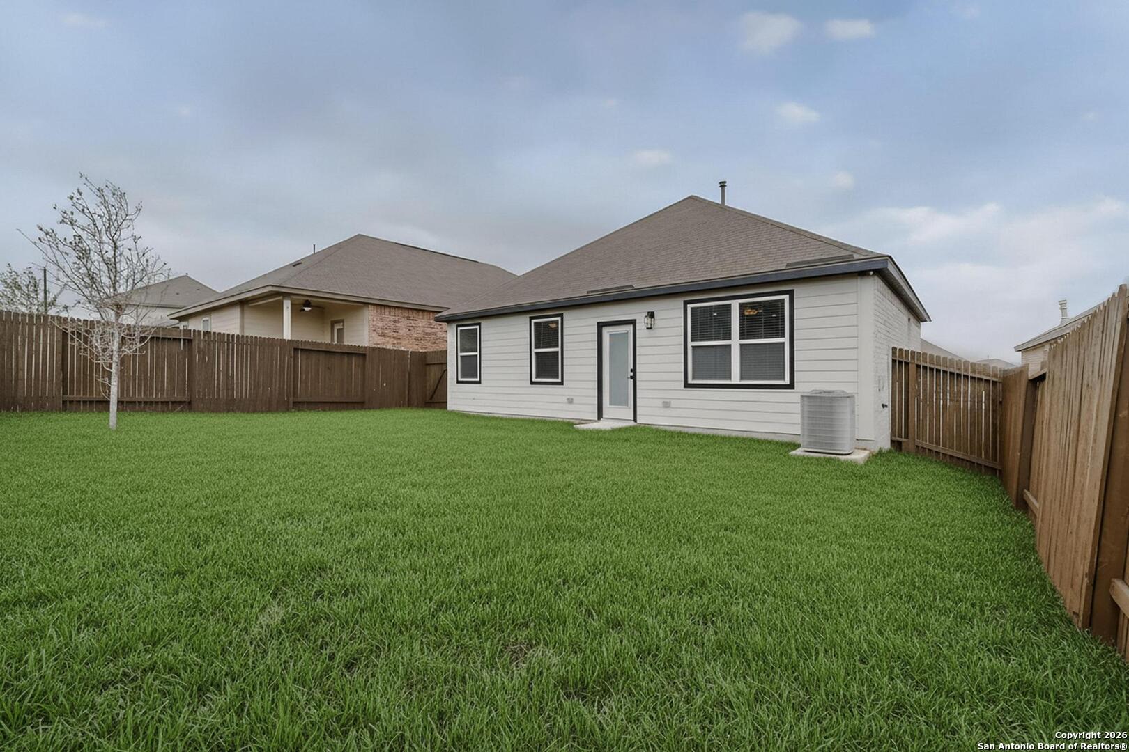 9222 Espadrille Run Converse, TX 78109 - Photo 33 of 34