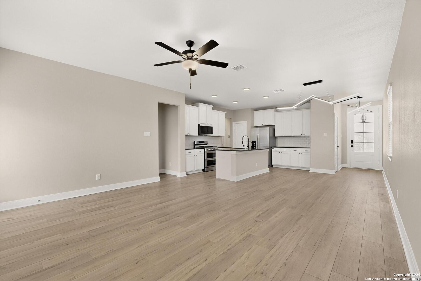 9222 Espadrille Run Converse, TX 78109 - Photo 7 of 34