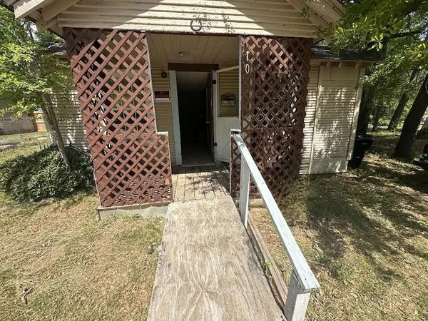 $52,999 | 1025 East Young Street, Longview, TX 75602
