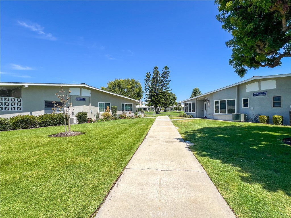 1621 Monterey Road Seal Beach, CA 90740 - Photo 4 of 4