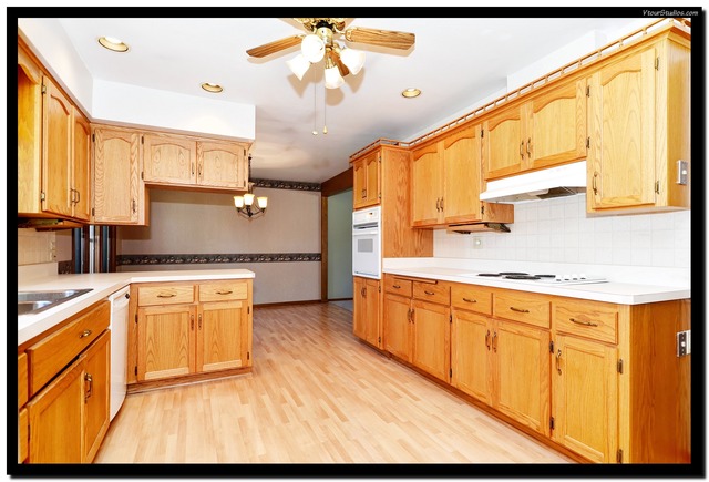 18369 Bock Road Lansing, IL 60438 - Photo 8 of 25