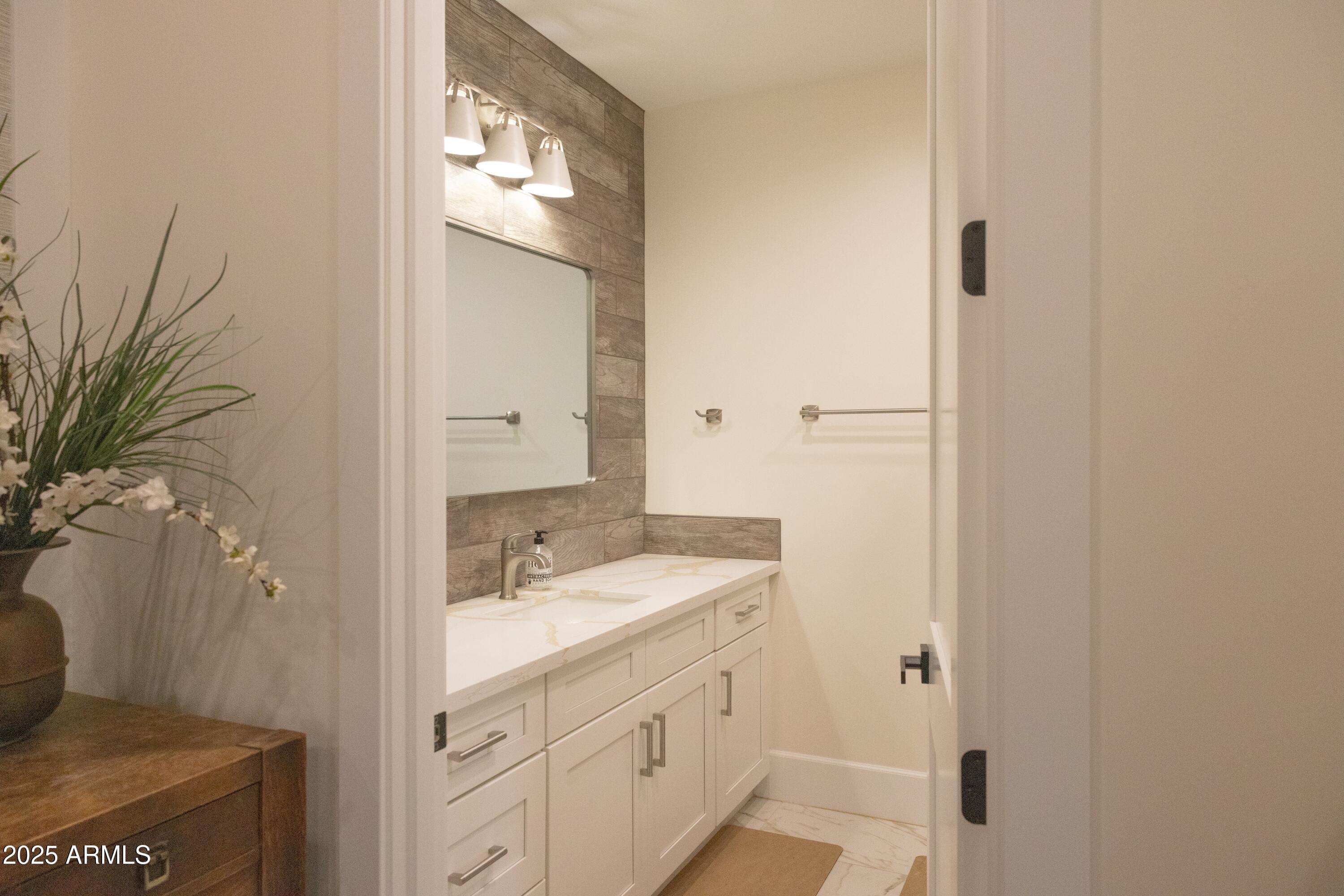 16322 East Fairview Street Gilbert, AZ 85295 - Photo 43 of 115 1Q0A9053.jpg(4)