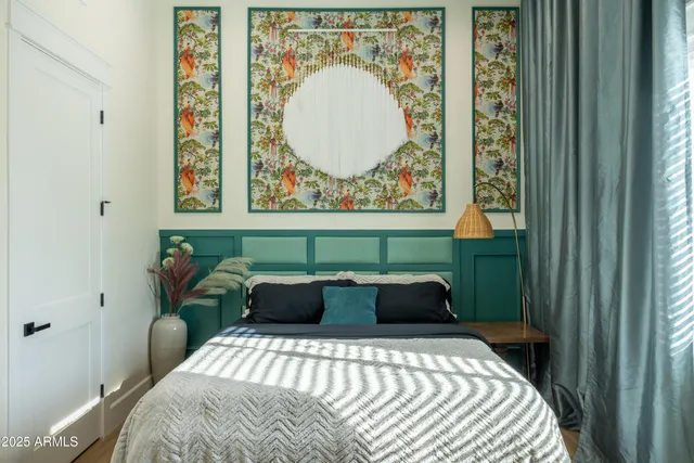 a house view with a outdoor space