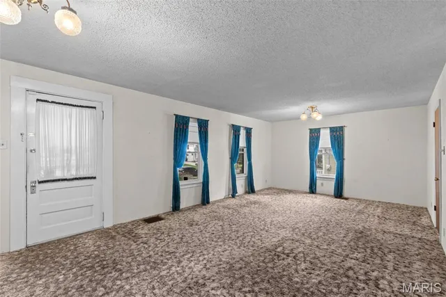 $275,000 | 2438 Annalee Avenue, Brentwood, MO 63144