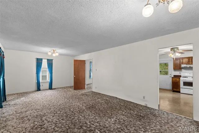 $275,000 | 2438 Annalee Avenue, Brentwood, MO 63144