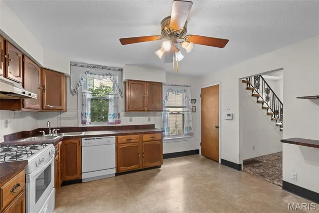 $275,000 | 2438 Annalee Avenue, Brentwood, MO 63144