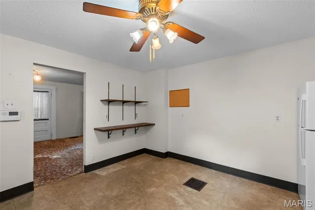 $275,000 | 2438 Annalee Avenue, Brentwood, MO 63144