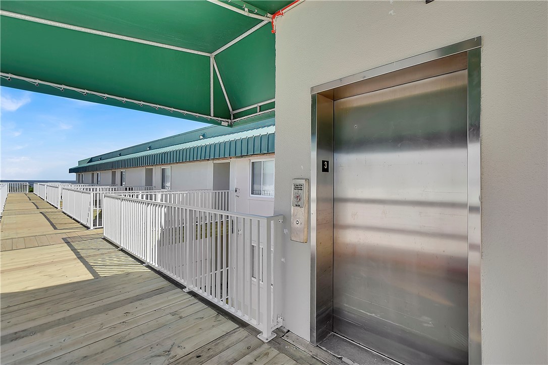 1524 Wood Avenue, Unit 314 St. Simons Island, GA 31522 - Photo 22 of 31 Outdoor elevator