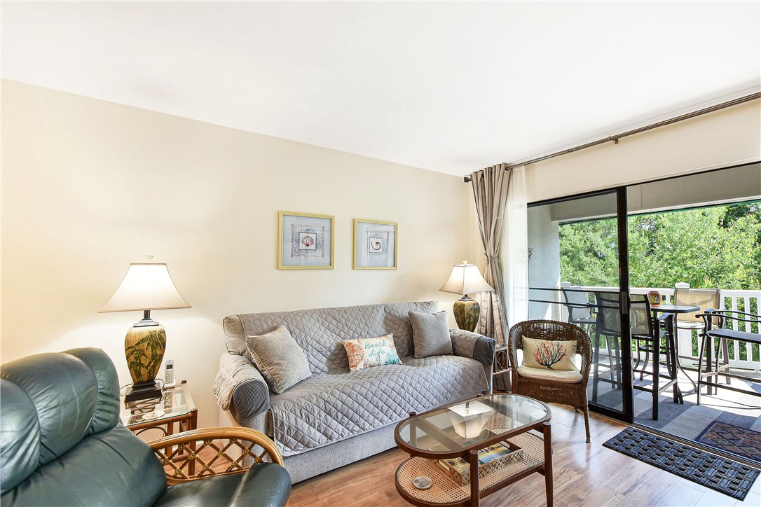 1524 Wood Avenue, Unit 314 St. Simons Island, GA 31522 - Photo 5 of 31 Living area