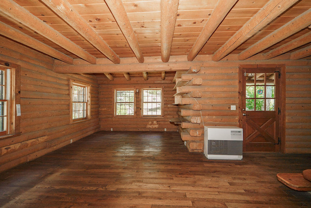 691 Lost Bridge Road Lewiston, CA 96052 - Photo 10 of 52 dining room