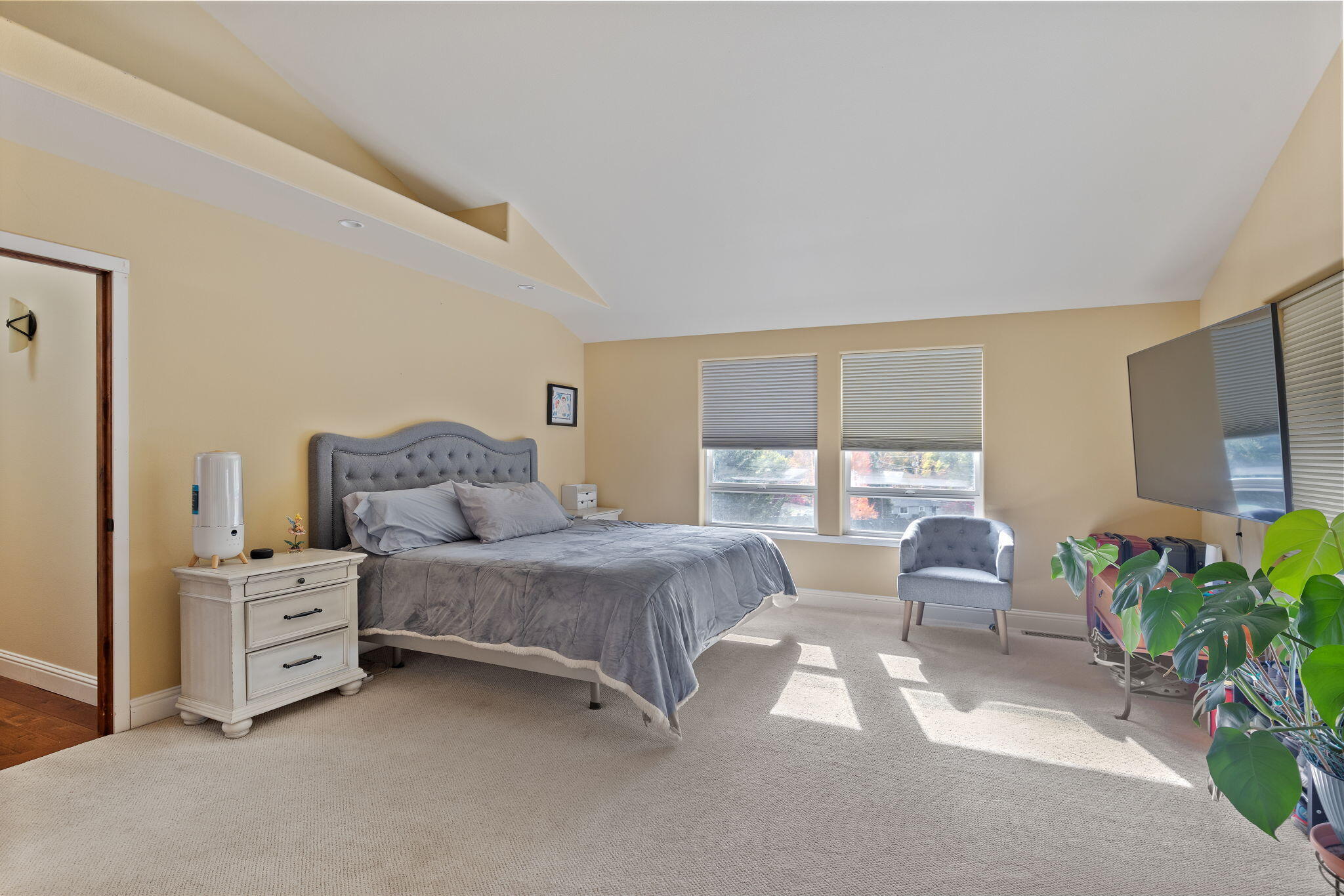 101 Cedar Ridge Terrace Rogue River, OR 97537 - Photo 17 of 36 Primary Suite
