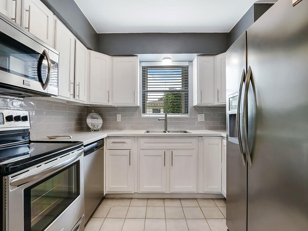 4611 Addison Street Boca Raton, FL 33428 - Photo 11 of 38 4611 Addison St - Kitchen 2