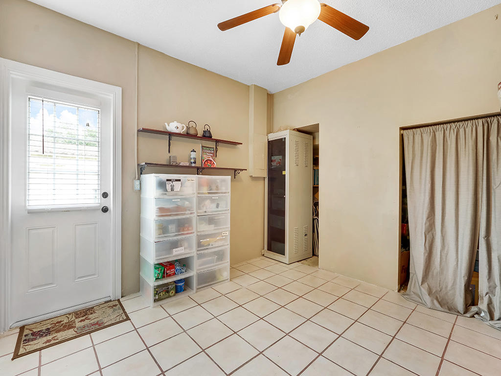 4611 Addison Street Boca Raton, FL 33428 - Photo 21 of 38 4611 Addison St - Back Room