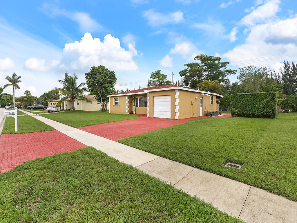 4611 Addison Street Boca Raton, FL 33428 - Photo 30 of 38 4611 Addison St - Front Right