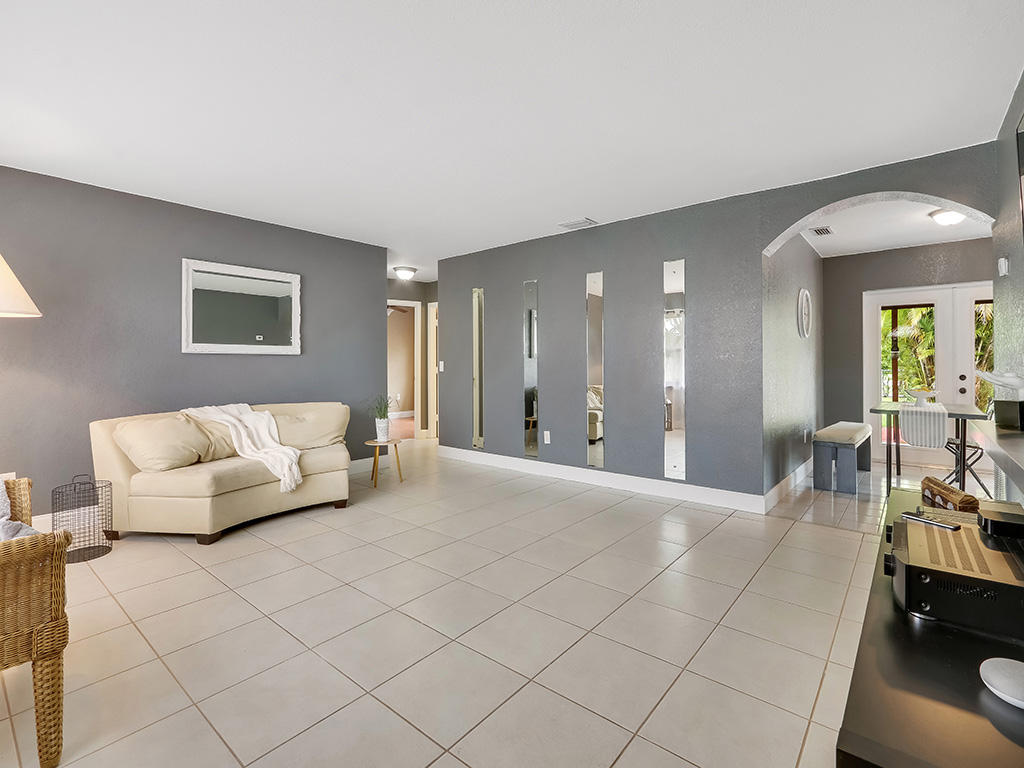 4611 Addison Street Boca Raton, FL 33428 - Photo 3 of 38 4611 Addison St - Living Room