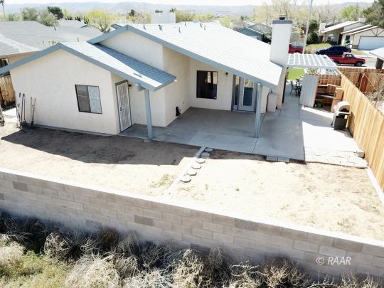812 Charles Court Ridgecrest, CA 93555 - Photo 31 of 32 a view of a house with a snow