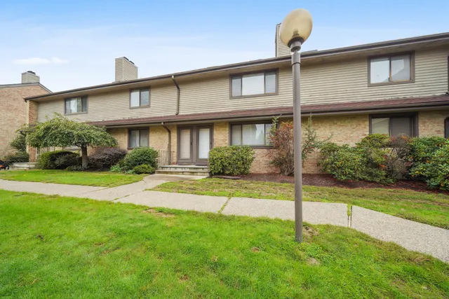 $625,000 | 2289 Bedford Street, Unit G17, Stamford, CT 06905