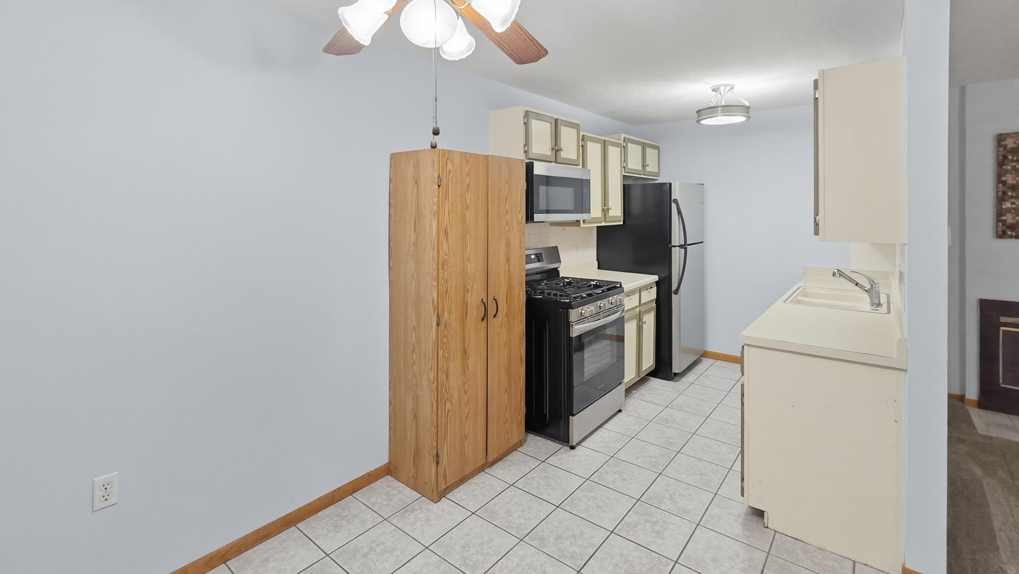 3214 Valley Ridge Drive Eagan, MN 55121 - Photo 7 of 28