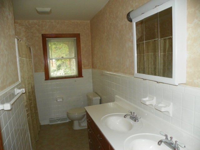 279 Patsy Avenue Collinsville, VA 24078 - Photo 3 of 5 Bathroom
