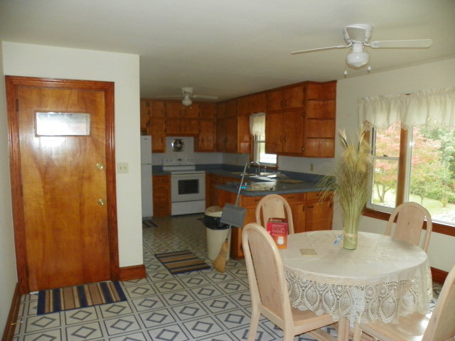 279 Patsy Avenue Collinsville, VA 24078 - Photo 4 of 5 Eat in Kitchen