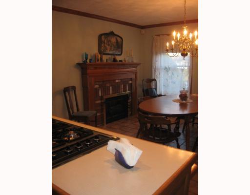 33 MacIntosh Drive Cranston, RI 02921 - Photo 5 of 12 Kitchen.