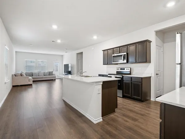 $299,999 | 1041 Old Oaks Drive, Forney, TX 75126