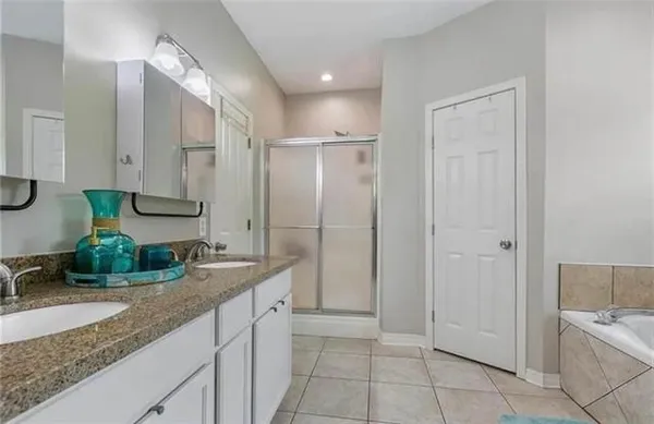 $2,400 | 316 Live Oak Court, Mandeville, LA 70471