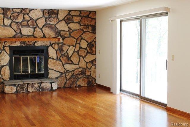 5075 Richardson Road Howell, MI 48843 - Photo 12 of 20 Family Room Doorwall.JPG