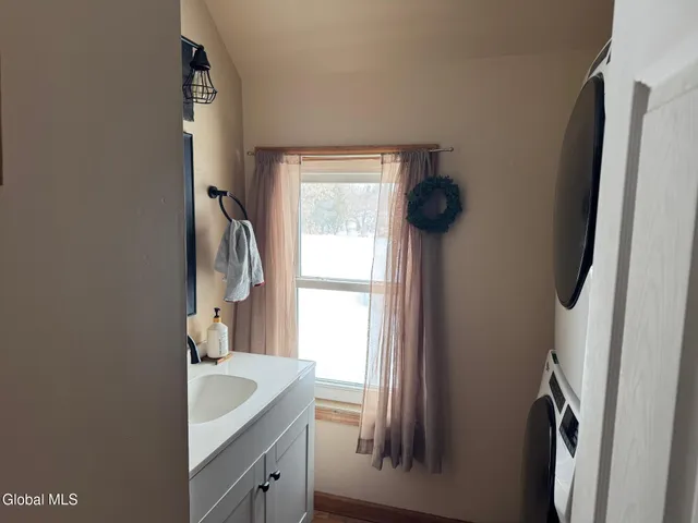 $369,900 | 335 Burke Road, Saratoga, NY 12170