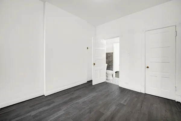 $469,000 | 928 East 46th Street, Chicago, IL 60653