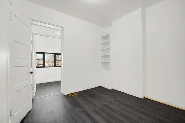 $469,000 | 928 East 46th Street, Chicago, IL 60653