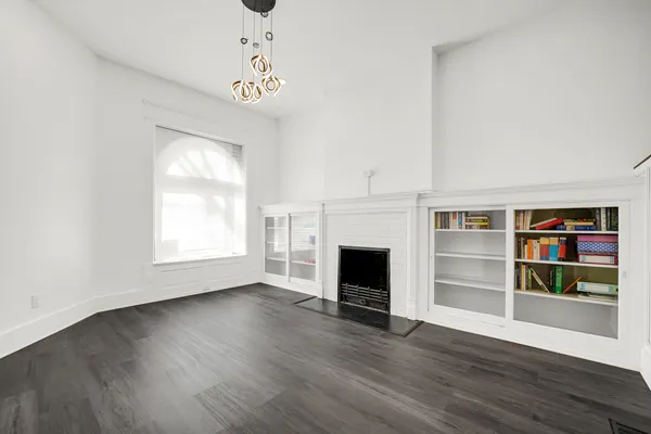 $469,000 | 928 East 46th Street, Chicago, IL 60653