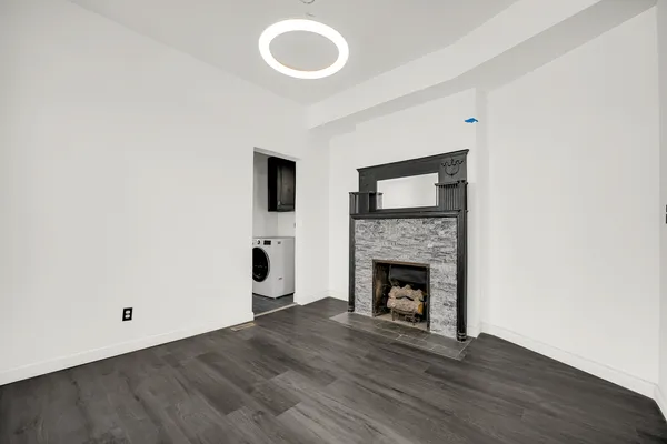$469,000 | 928 East 46th Street, Chicago, IL 60653