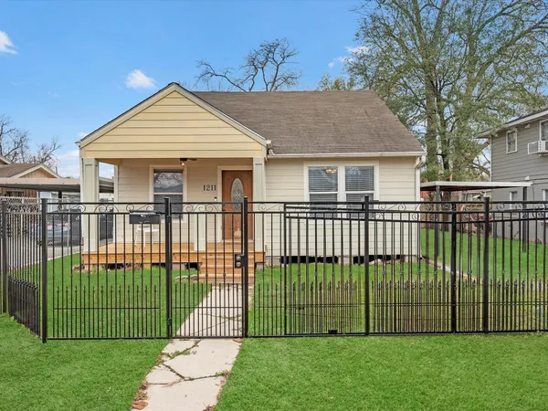 $1,600 | 1211 Bigelow Street, Houston, TX 77009