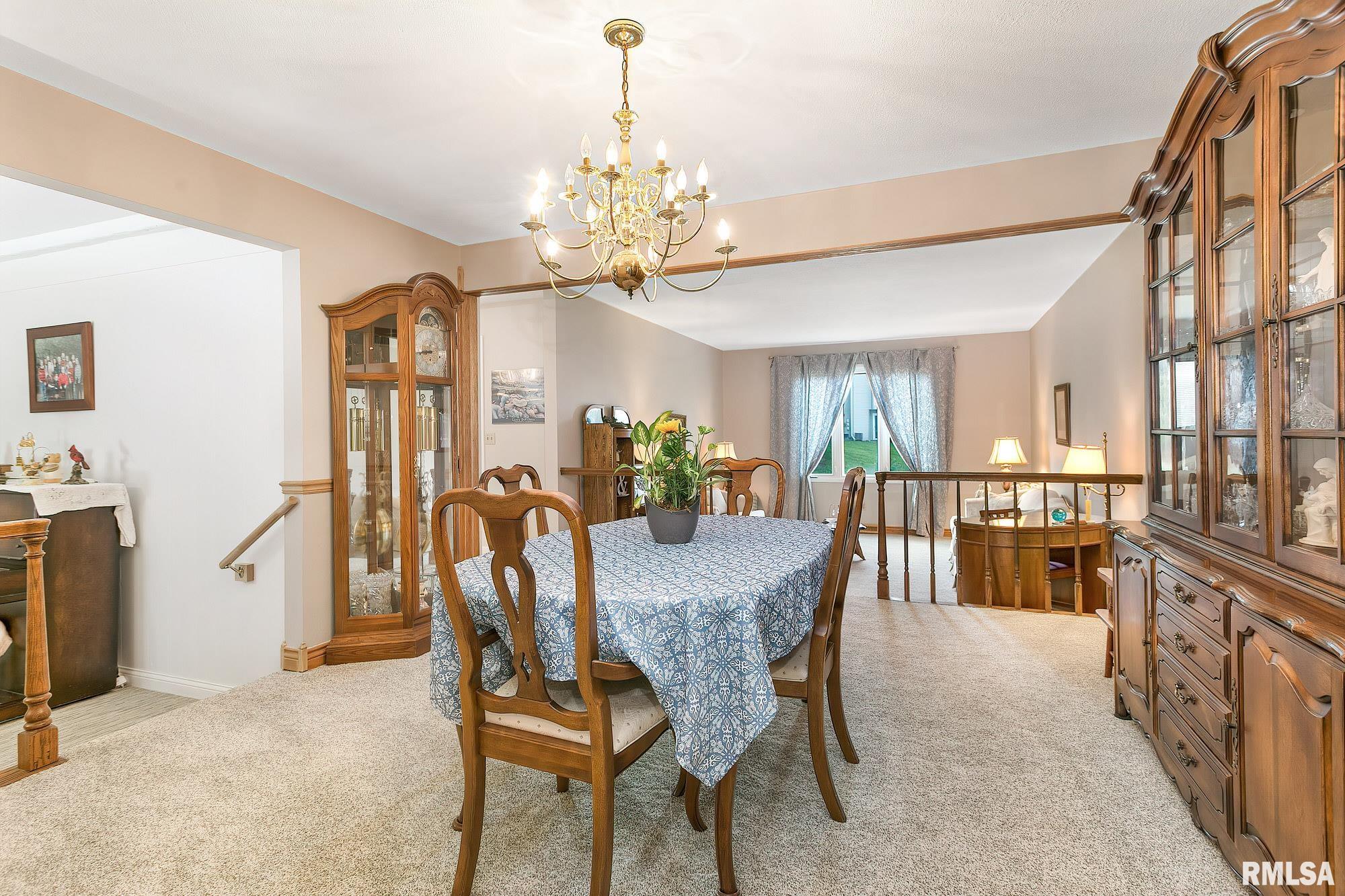 1736 Winding Hill Road Davenport, IA 52807 - Photo 6 of 28 Gallery Image 6
