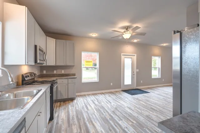 $277,500 | 620 West Delavan Drive, Janesville, WI 53546