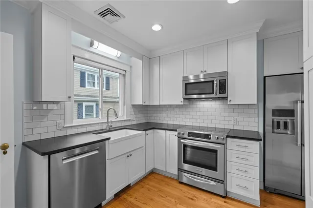 $3,950 | 36 Almy Street, Newport, RI 02840