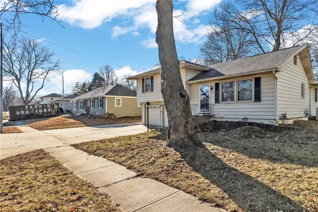 $279,000 | 3412 South Emery Street, Independence, MO 64055