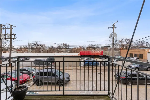 $2,499 | 7932 West Grand Avenue, Unit 2W, Elmwood Park, IL 60707