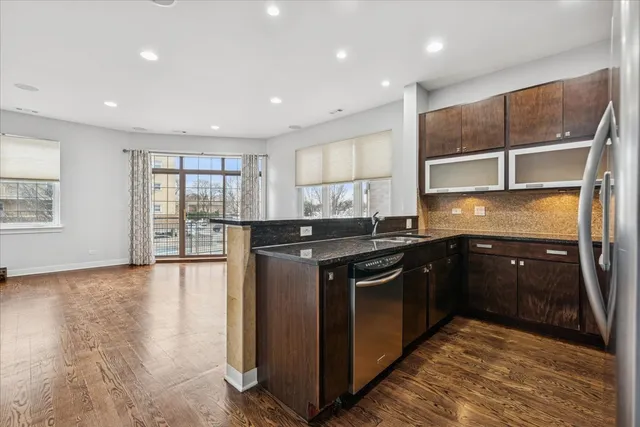 $2,499 | 7932 West Grand Avenue, Unit 2W, Elmwood Park, IL 60707