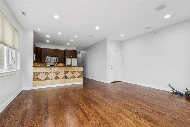 $2,499 | 7932 West Grand Avenue, Unit 2W, Elmwood Park, IL 60707