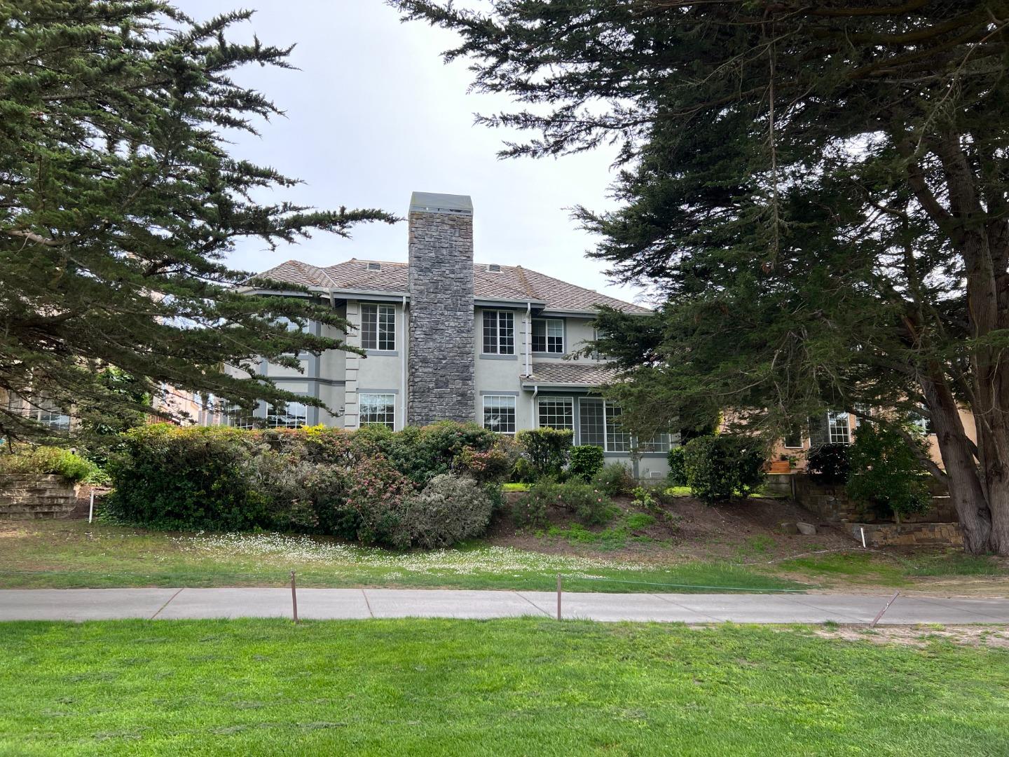 61 Turnberry Road Half Moon Bay, CA 94019 - Photo 6 of 6 a view of a house with a garden