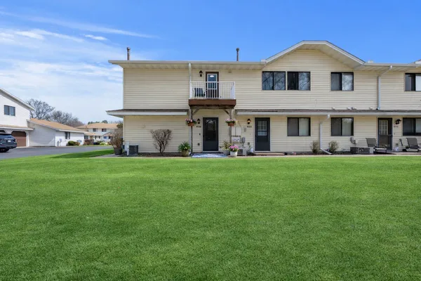 $170,000 | 2661 Brookdale Lane, Brooklyn Park, MN 55444