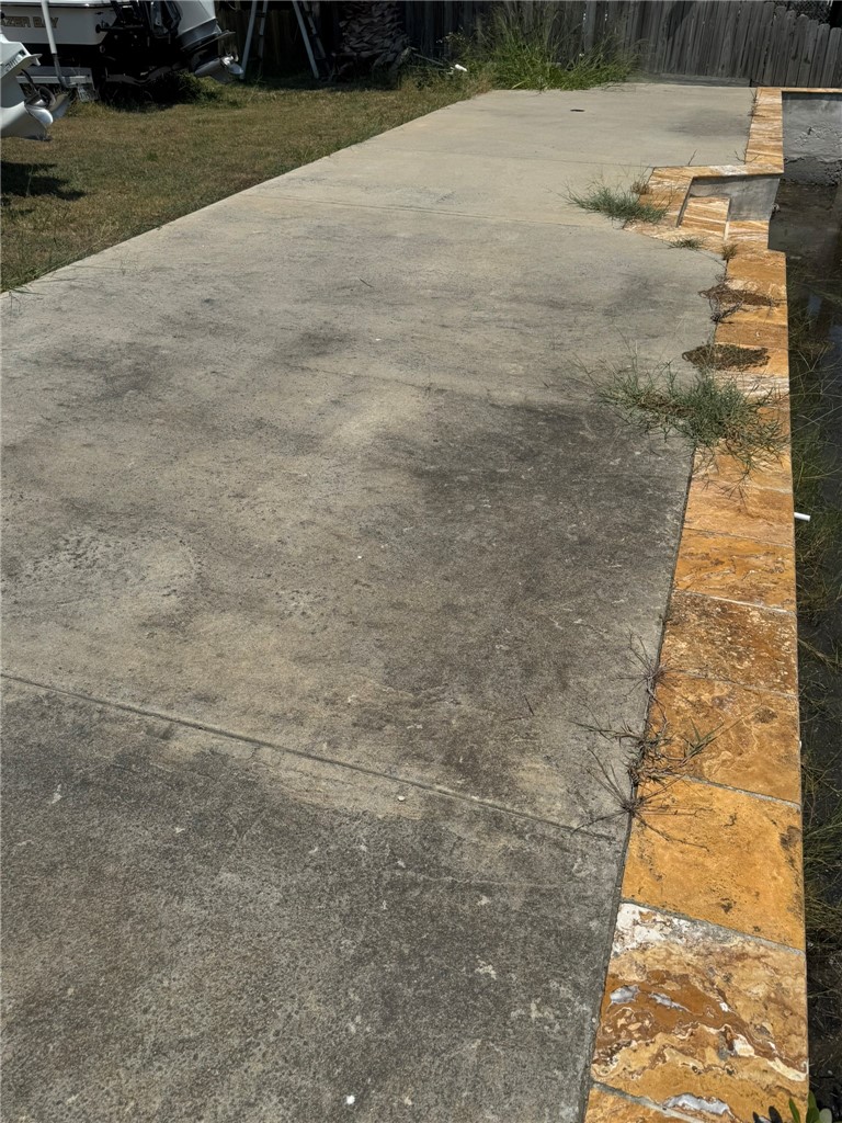 4037 Laguna Shores Road Corpus Christi, TX 78418 - Photo 5 of 7